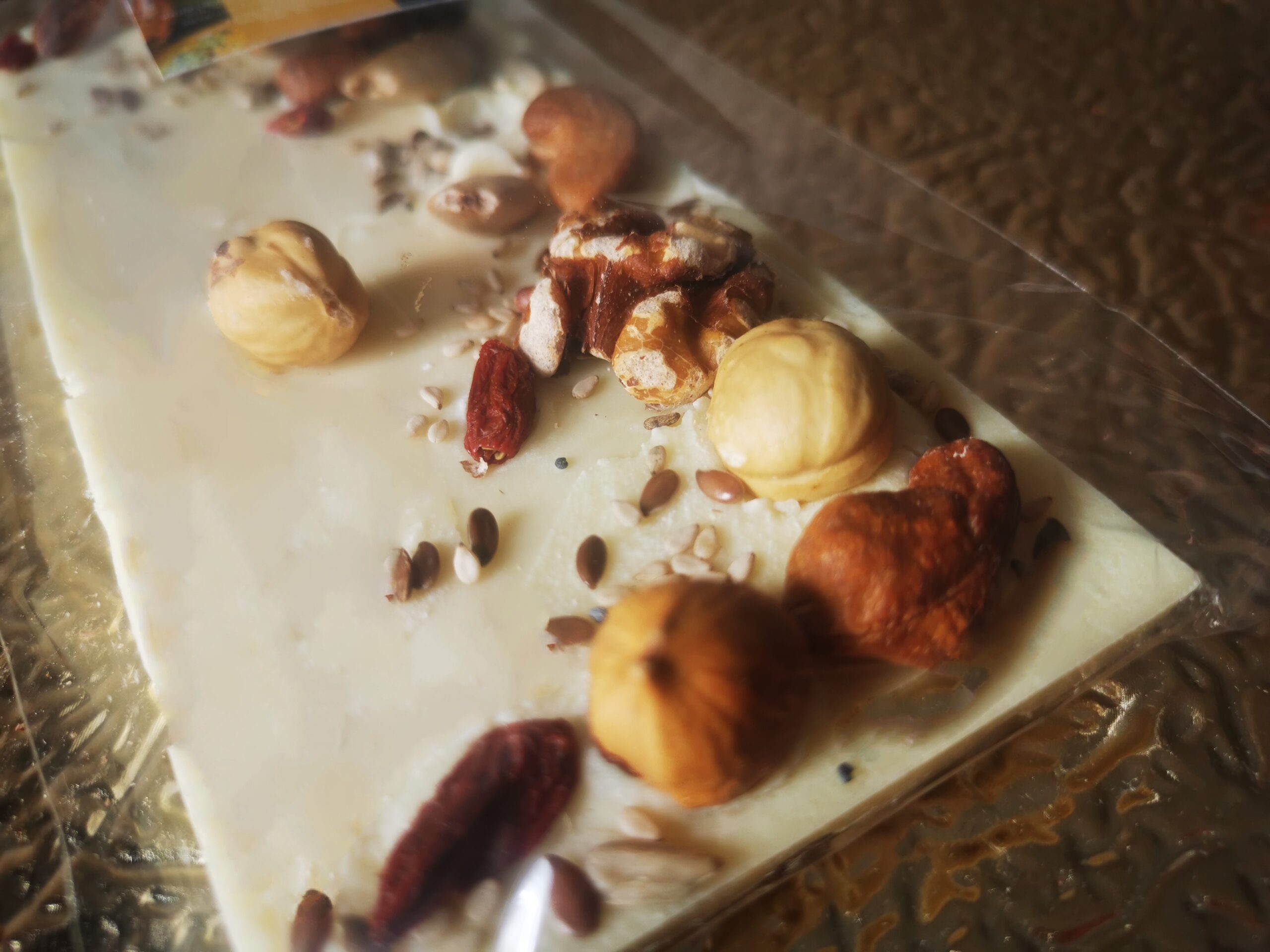 tableta-chocolate-blanco-artesanal-cpn-frutos-secos
